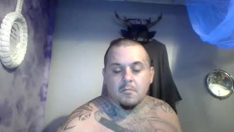 reheadspuppet online show from December 4, 7:30 am