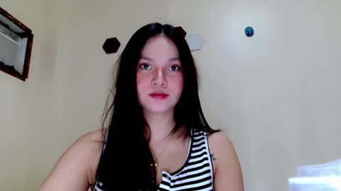 Rei online show from May 24, 2:12 pm