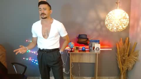   REIKO  online show from February 20, 3:36 pm