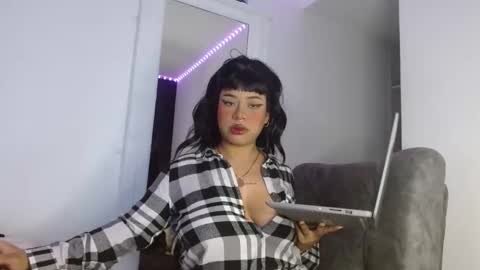 reina_reina online show from October 23, 10:32 pm