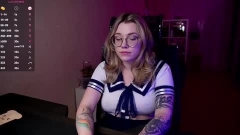 Snapshot of remywild chatting on December 15, 8:25 pm RemyWild online show from December 15, 8:25 pm