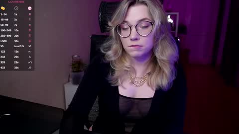 Snapshot of remywild chatting on December 14, 7:25 pm RemyWild online show from December 14, 7:25 pm