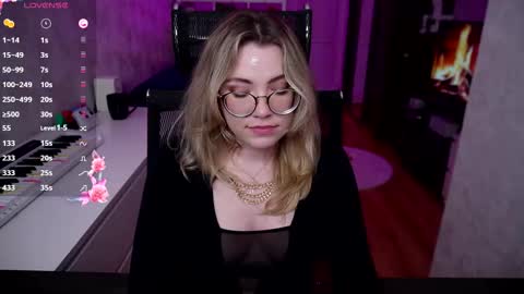 Snapshot of remywild chatting on March 1, 12:07 am RemyWild online show from March 1, 12:07 am