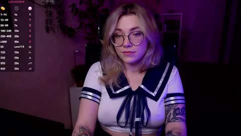 Snapshot of remywild chatting on December 3, 7:50 pm RemyWild online show from December 3, 7:50 pm