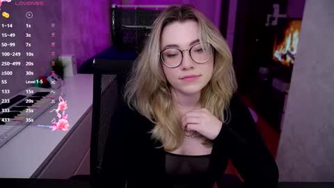 Snapshot of remywild chatting on February 26, 8:36 pm RemyWild online show from February 26, 8:36 pm