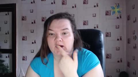 renataoia online show from February 5, 11:34 am