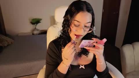 renaxi_smith online show from January 5, 7:50 pm