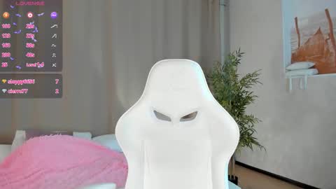 rene_shine online show from March 19, 6:02 pm