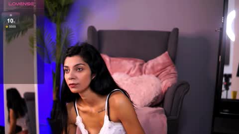 Rena online show from October 28, 5:19 am