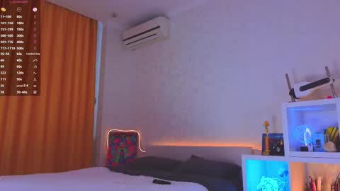 renochka online show from November 9, 7:23 am