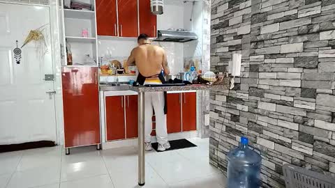 reymasterhot online show from December 19, 6:58 pm