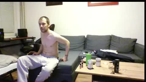 ricciardio online show from February 1, 2:08 am