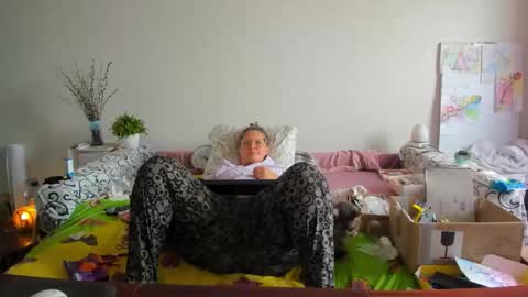 Anna - not anna - right Anna  online show from October 24, 7:31 am