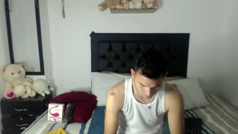 Snapshot of richr_latin_boy chatting on February 25, 7:16 pm rich online show from February 25, 7:16 pm