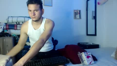 Snapshot of richr_latin_boy chatting on February 7, 5:51 pm rich online show from February 7, 5:51 pm