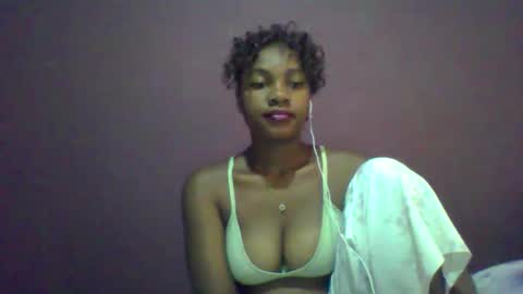 ricie001 online show from March 24, 9:48 am