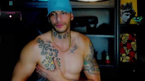 Snapshot of rickg_oficial chatting on October 1, 1:05 am RICKG online show from October 1, 1:05 am