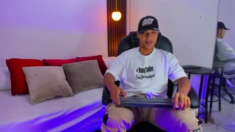 Ricky  online show from February 22, 8:20 pm