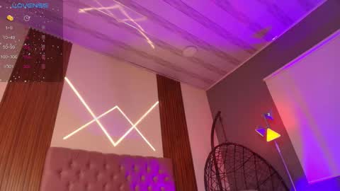 Riha  online show from February 12, 6:00 pm