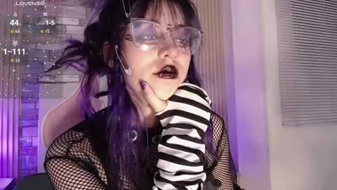 RIHONNA online show from March 10, 8:57 pm