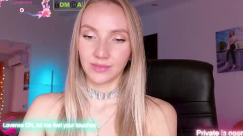 Rina Asty online show from November 13, 8:33 pm