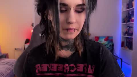   DianaBrite            fansl y online show from February 26, 1:58 pm