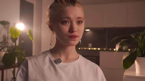 Akemi online show from February 19, 4:28 pm