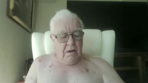 riversdave122 online show from May 13, 3:00 pm