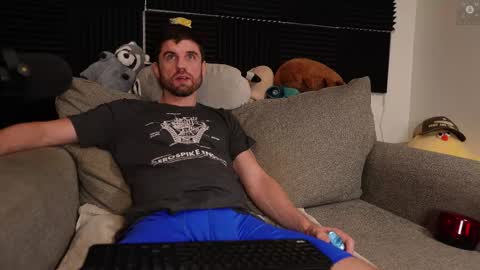 Ryan aka KeylimeRy online show from November 17, 9:01 am