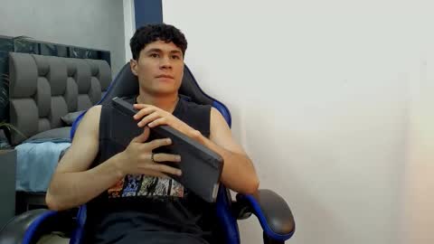 Roan Birkin online show from November 6, 10:24 pm