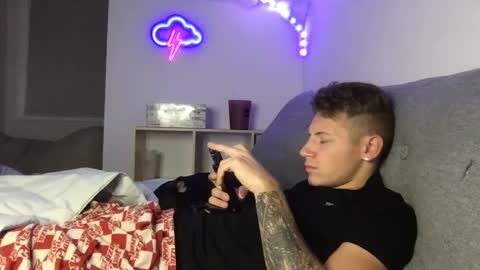 RoastingCorn online show from January 5, 1:04 pm