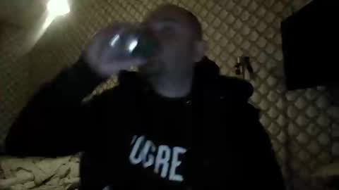 rob18997 online show from November 26, 9:00 pm