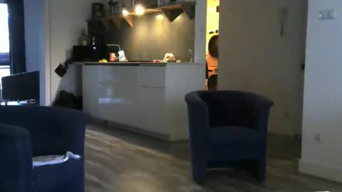 Snapshot of rober10000 chatting on October 28, 8:04 am rober10000 online show from October 28, 8:04 am