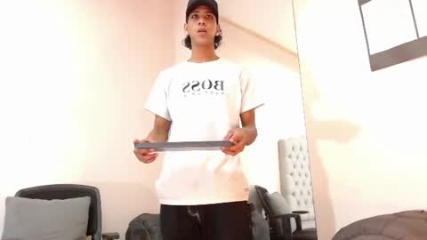 robert_kingg online show from June 9, 7:46 pm