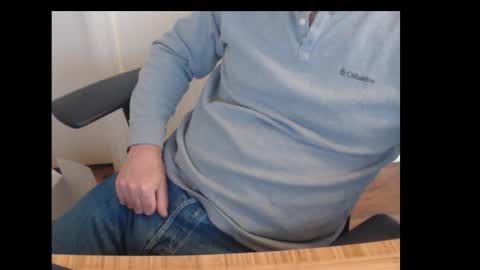 Snapshot of robidan6923 chatting on February 11, 7:38 pm robidan6923 online show from February 11, 7:38 pm