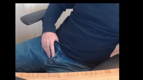 Snapshot of robidan6923 chatting on February 13, 3:14 pm robidan6923 online show from February 13, 3:14 pm