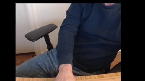 Snapshot of robidan6923 chatting on January 17, 1:03 pm robidan6923 online show from January 17, 1:03 pm