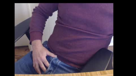 Snapshot of robidan6923 chatting on March 6, 2:29 pm robidan6923 online show from March 6, 2:29 pm