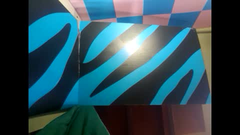 R online show from February 7, 9:26 pm