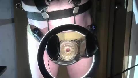 Robodickmilker online show from October 31, 4:51 pm