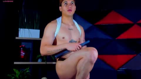 rocco_santos online show from April 15, 7:58 pm