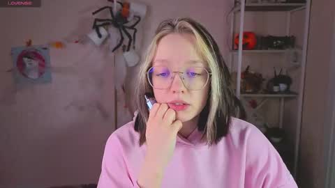 Rockett online show from November 11, 1:19 am