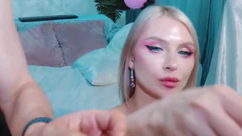 Lina and Den online show from November 25, 6:45 am