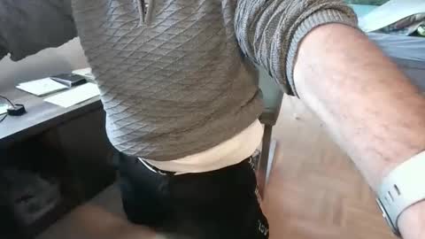 rolandloser1000 online show from November 26, 9:06 am