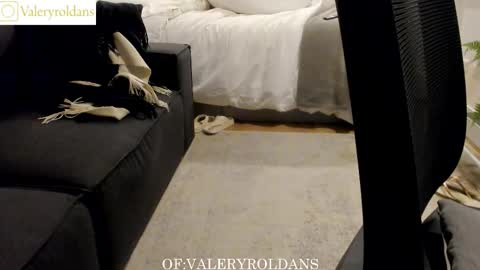 Valery Roldans online show from November 8, 11:30 pm