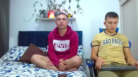 rolos_hot32 online show from March 4, 2:19 am