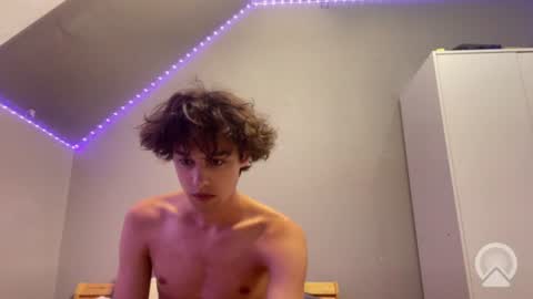 roma_shyguy_ online show from July 20, 2:36 am