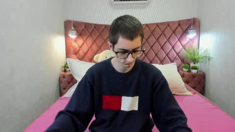 ronbevs online show from April 9, 7:19 pm