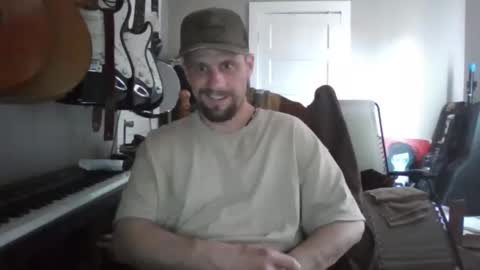 ronniejohnston13 online show from April 17, 9:39 pm