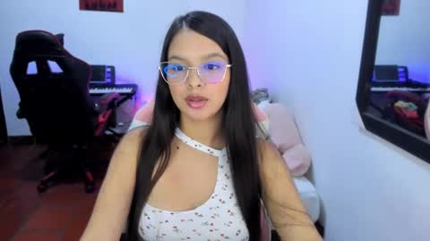  MIA AND PAUL online show from November 24, 11:25 pm